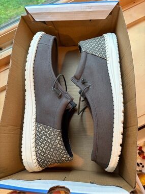 Men's Hey Dude Casual Shoes- New in Box